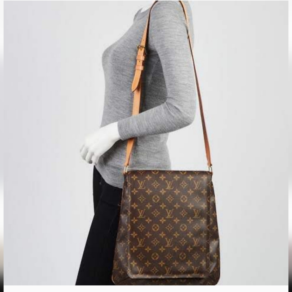 Louis Vuitton Monogram LV Messenger Moussette Bag w/ LV Dust Bag